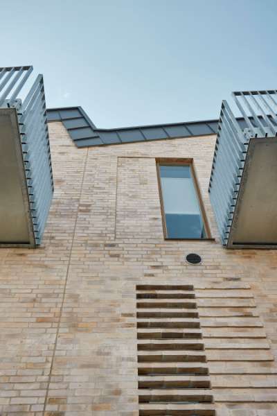 Cold rosé with lake view under steel profiles, Krøyer Kielbergvej / Regnbuevænget 1, 8660 Skanderborg